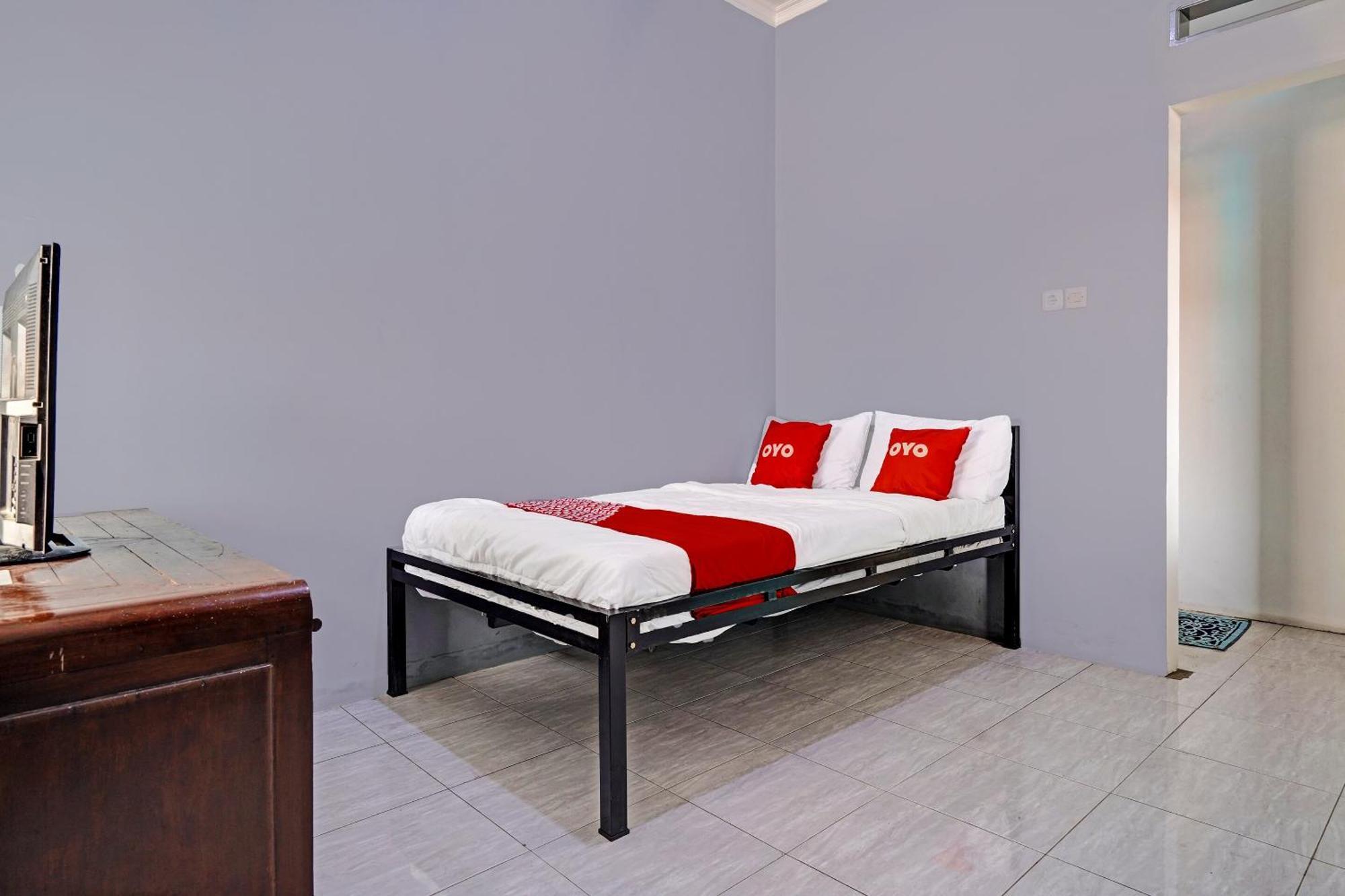Oyo Life 91592 Aaliya Guest House Syariah Lebakwangi Экстерьер фото