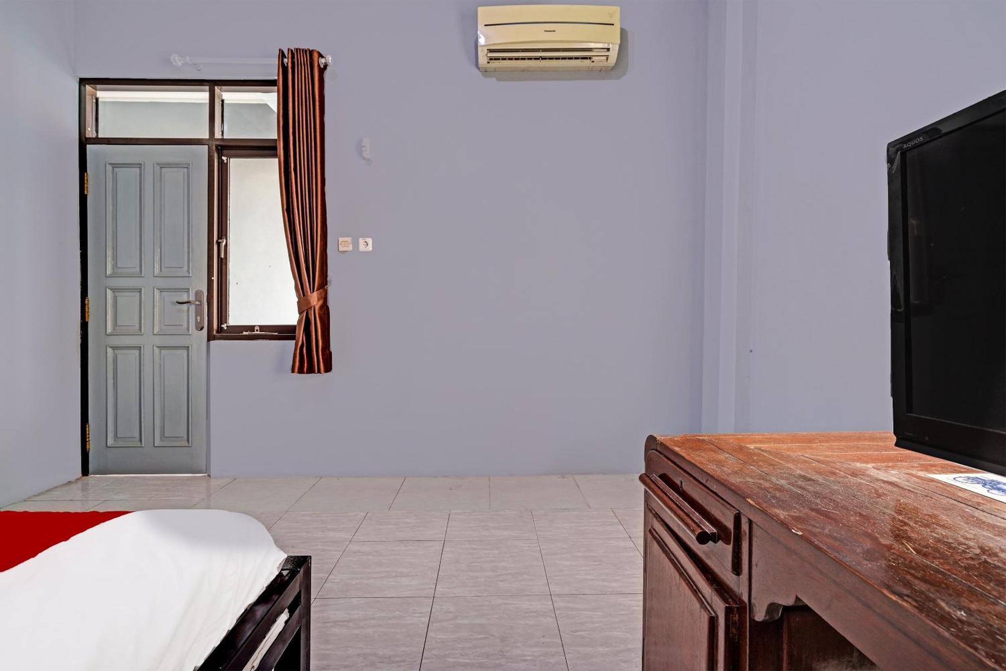 Oyo Life 91592 Aaliya Guest House Syariah Lebakwangi Экстерьер фото